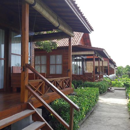 Marind Dive Eco Resort Waha Exteriör bild