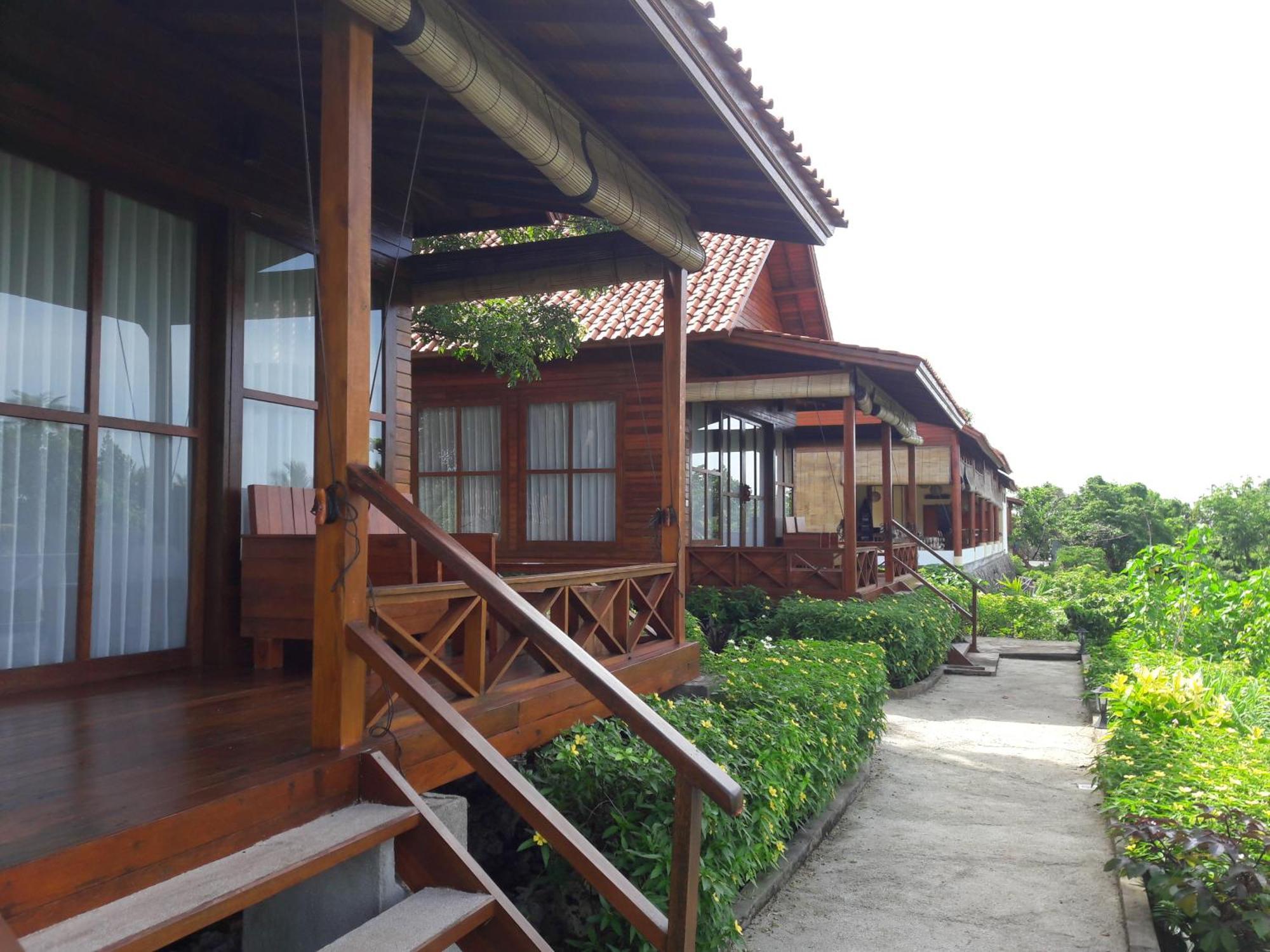 Marind Dive Eco Resort Waha Exteriör bild