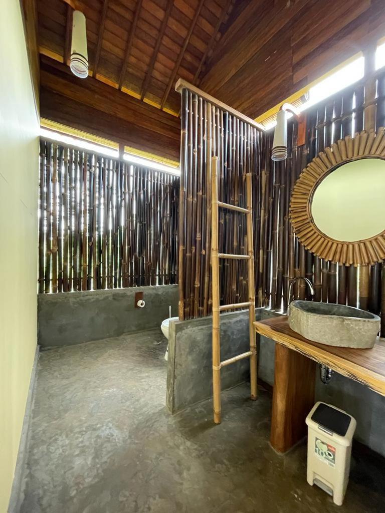 Marind Dive Eco Resort Waha Exteriör bild