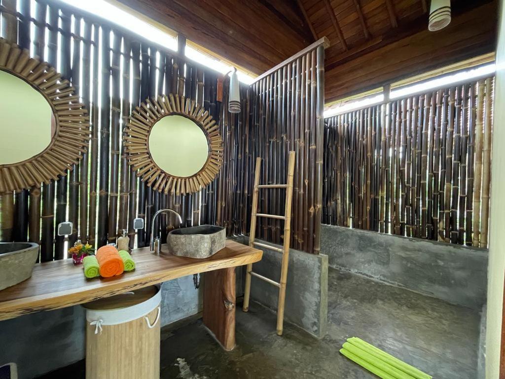 Marind Dive Eco Resort Waha Exteriör bild