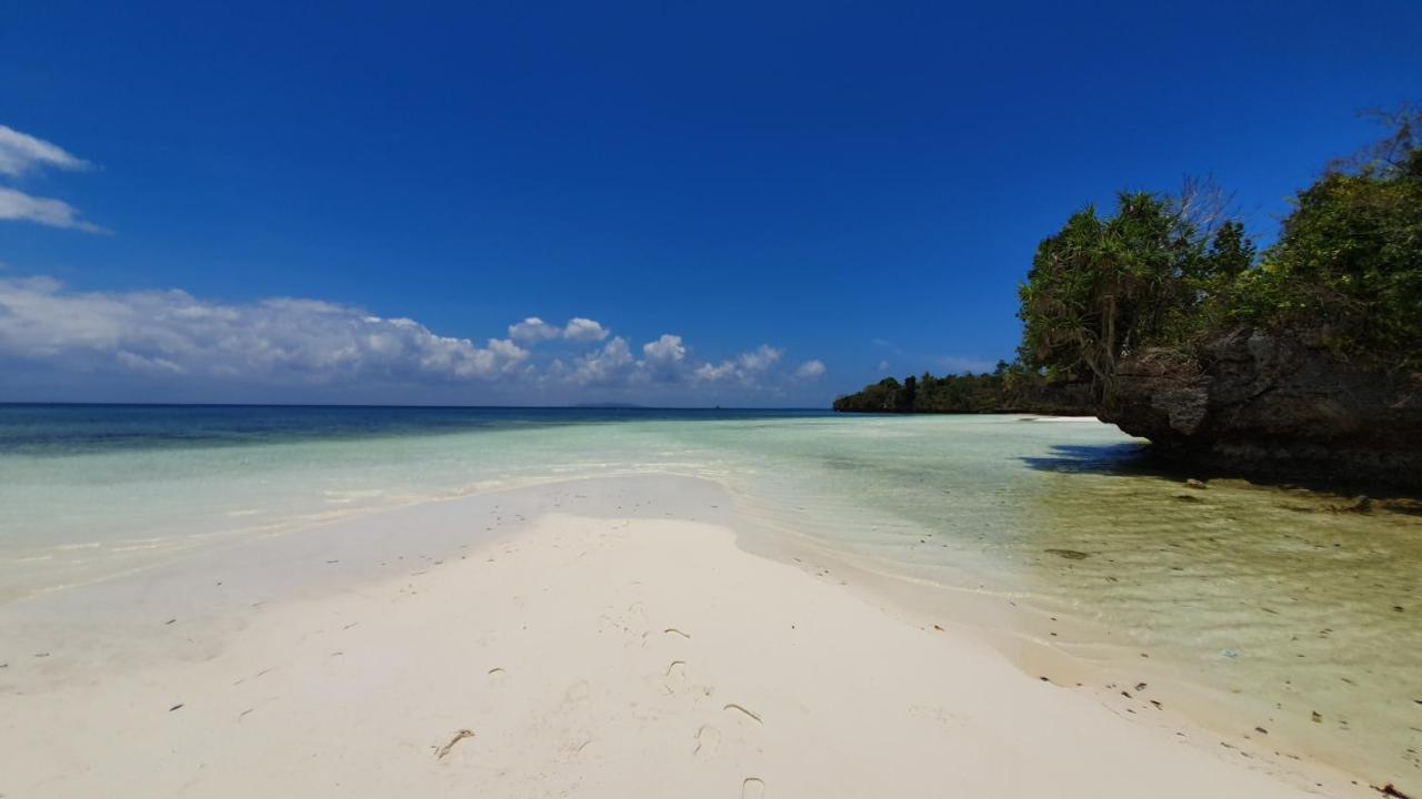 Marind Dive Eco Resort Waha Exteriör bild