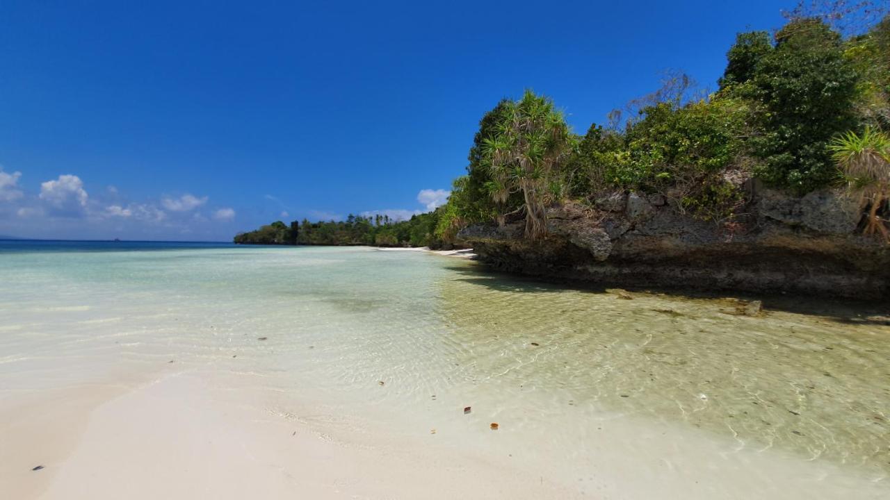 Marind Dive Eco Resort Waha Exteriör bild